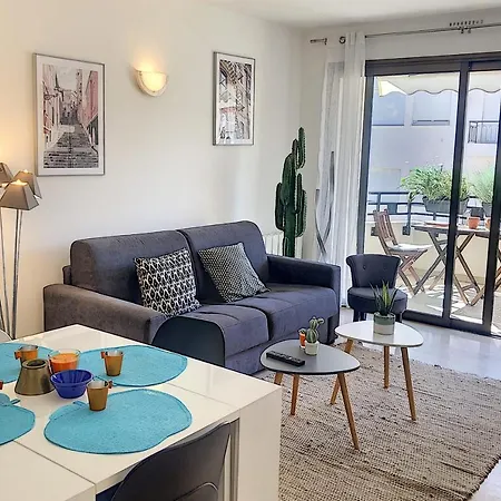 アパート Cannes Rue D'Antibes Sunny Wide 1 Bedroom South With Balcony By Olam Properties カンヌ