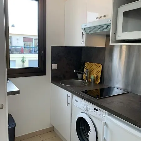 Cannes Rue D'Antibes Sunny Wide 1 Bedroom South With Balcony By Olam Properties カンヌ